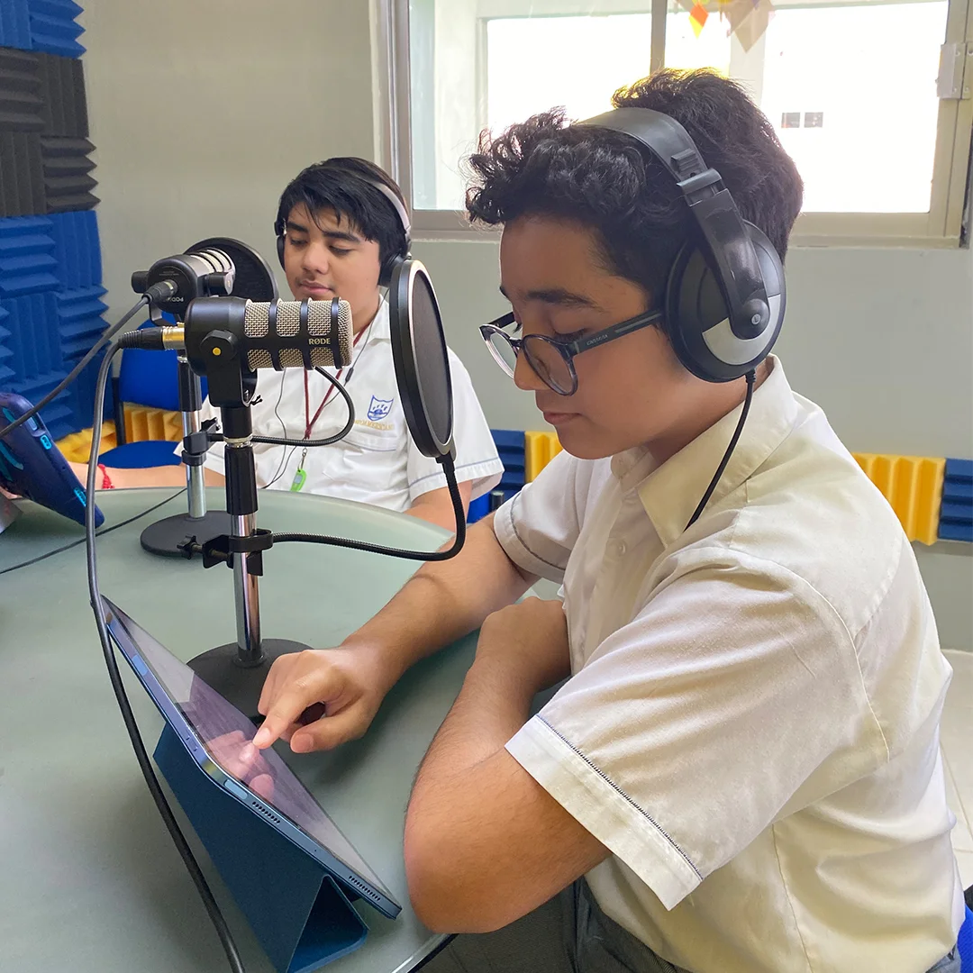 Secundaria — Estudio de grabación