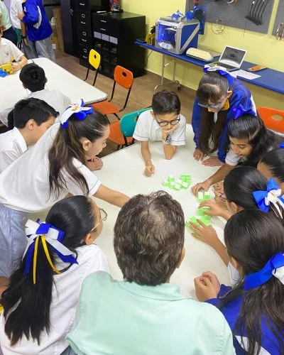 Trabajo en equipo Primaria Colegio Ibero