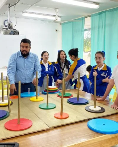 Torre de Hanoi Secundaria Colegio Ibero